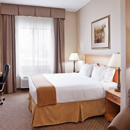 Holiday Inn Express Hotel & Suites Chesterfield - Selfridge Area By Ihg Екстер'єр фото