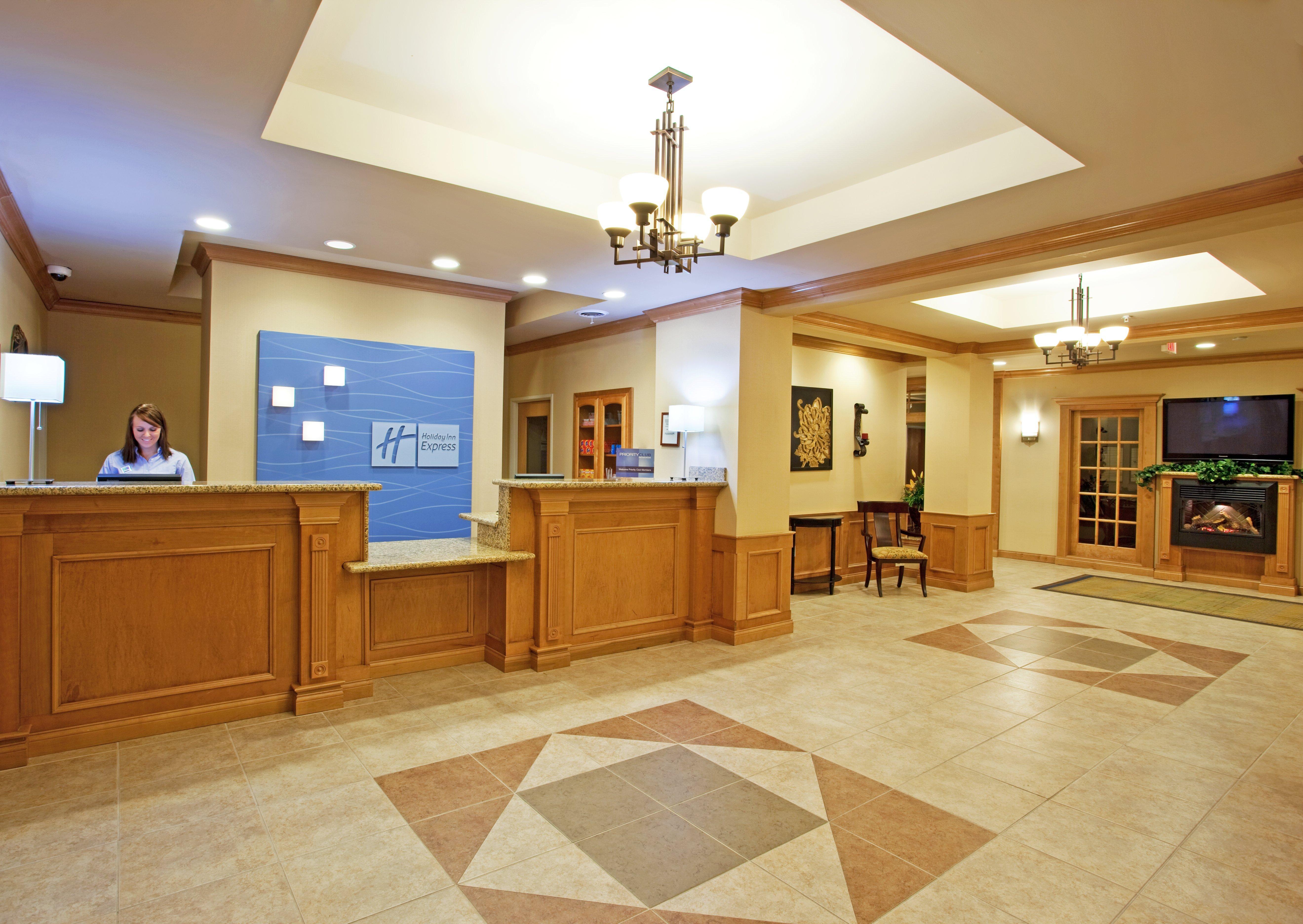 Holiday Inn Express Hotel & Suites Chesterfield - Selfridge Area By Ihg Екстер'єр фото