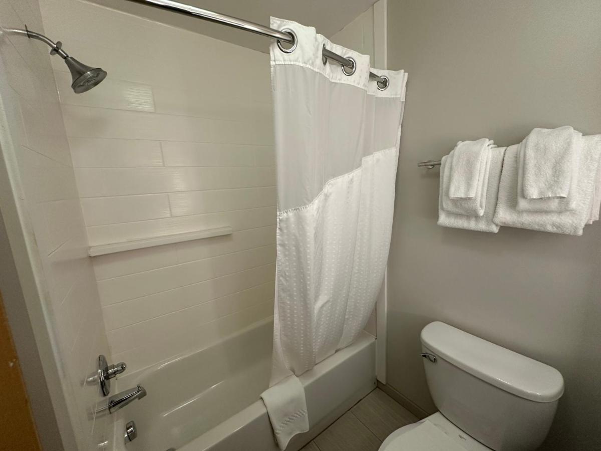 Holiday Inn Express Hotel & Suites Chesterfield - Selfridge Area By Ihg Екстер'єр фото