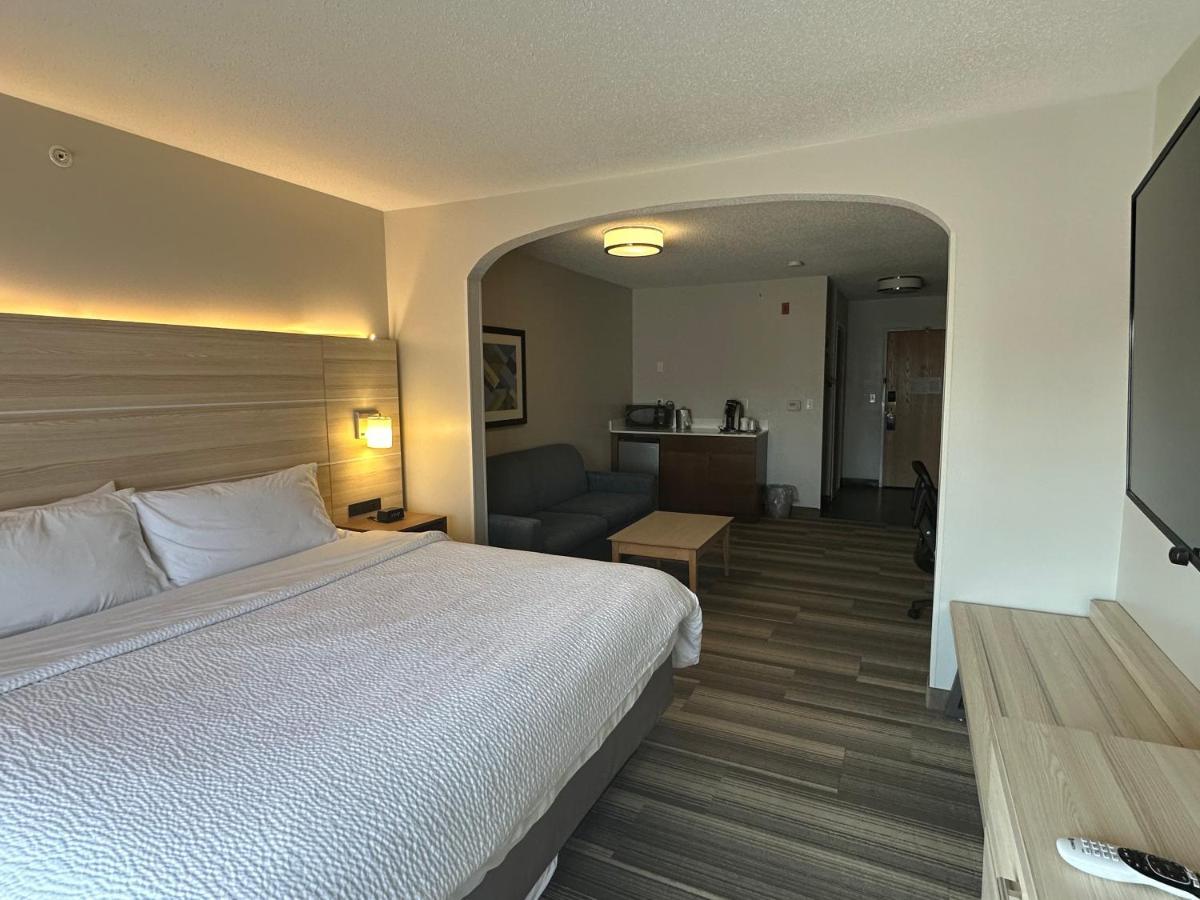 Holiday Inn Express Hotel & Suites Chesterfield - Selfridge Area By Ihg Екстер'єр фото